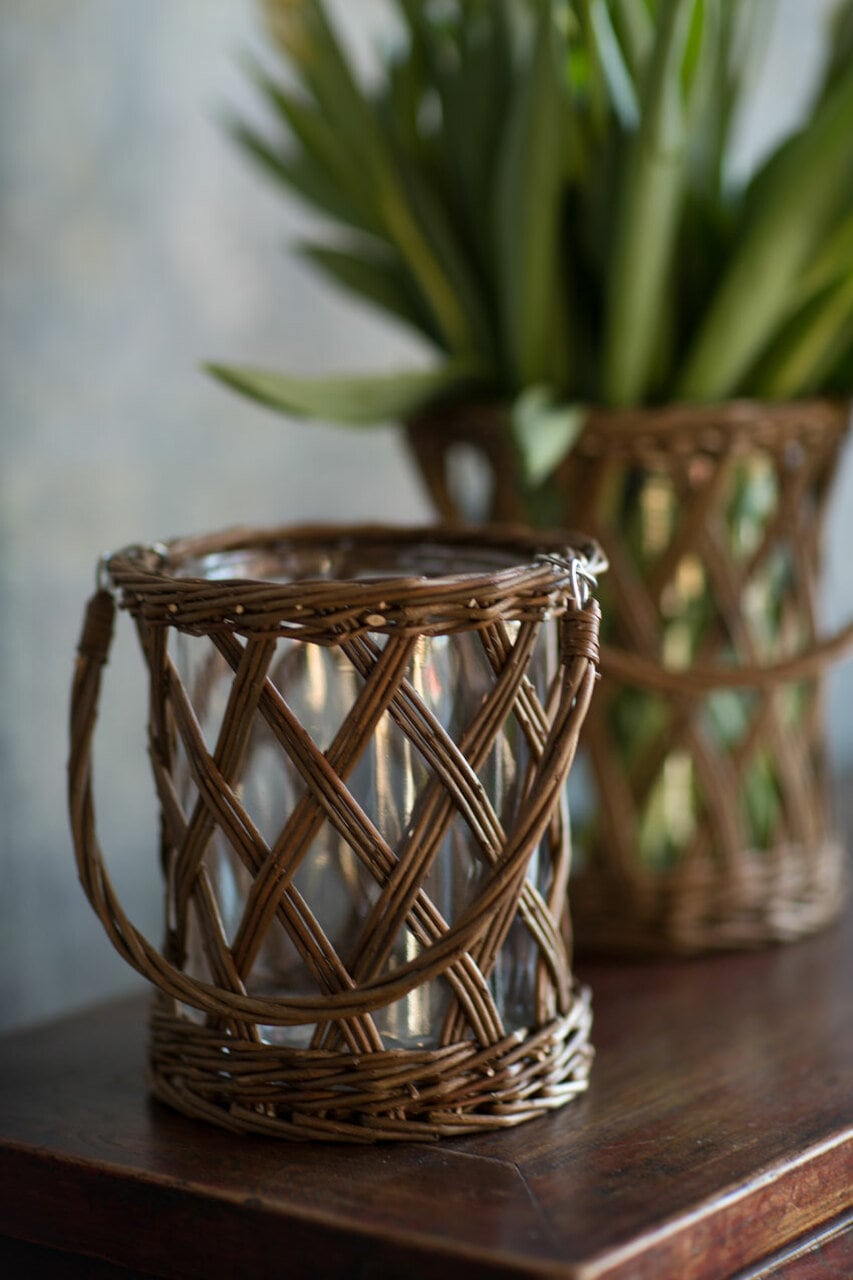 Classic Wicker Vase and Thick Glass with Handle